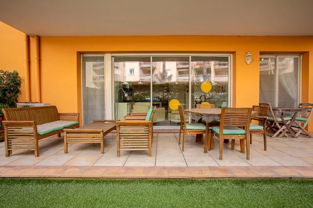 Kontakt z Appartement Centre Ville Cavalaire